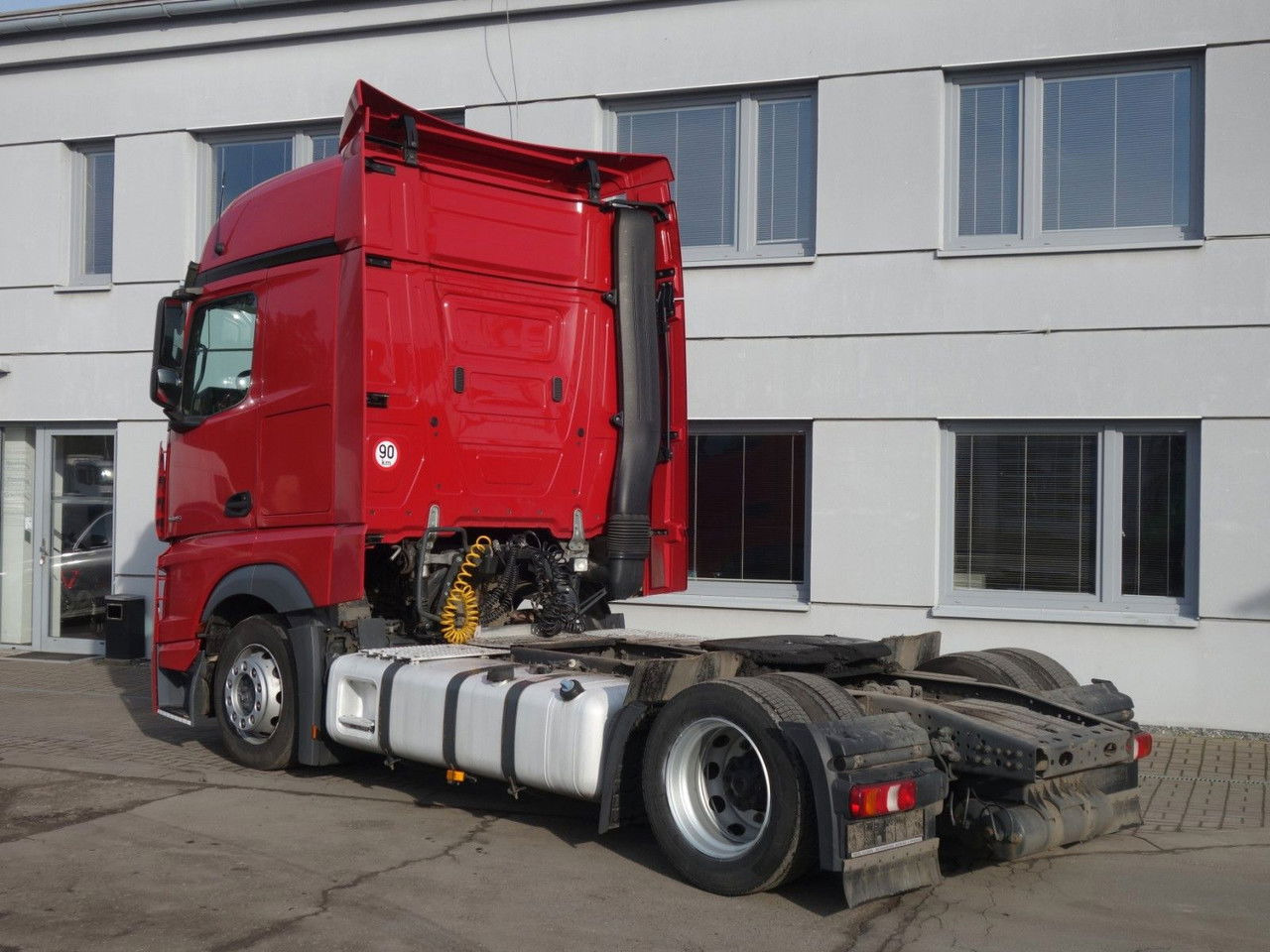 Mercedes-Benz Actros 1845 Lsnrl, Lowdeck, Standklima, 2 Stk. - Tractor truck: picture 4 Mercedes-Benz Actros 1845 Lsnrl, Lowdeck, Standklima, 2 Stk. - Tractor truck: picture 4