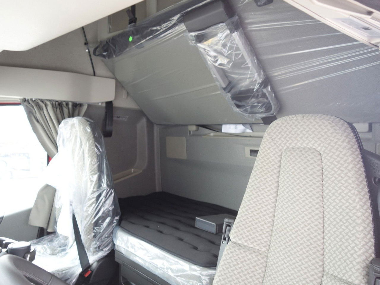 Autotransporter truck Volvo FH 13 XL 460 TC Neue fur Kassbohrer: picture 8 Autotransporter truck Volvo FH 13 XL 460 TC Neue fur Kassbohrer: picture 8