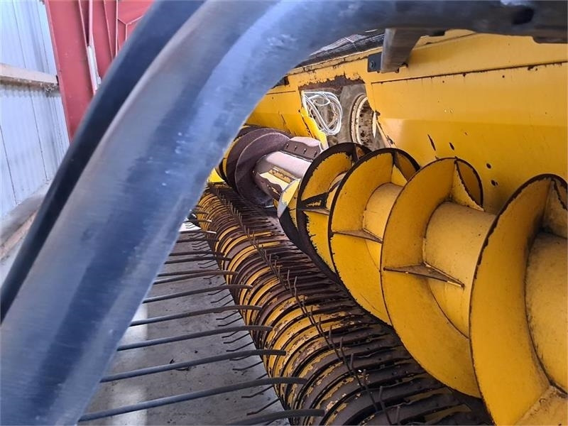 New Holland 283 Græs pick-up - Tedding equipment: picture 5 New Holland 283 Græs pick-up - Tedding equipment: picture 5