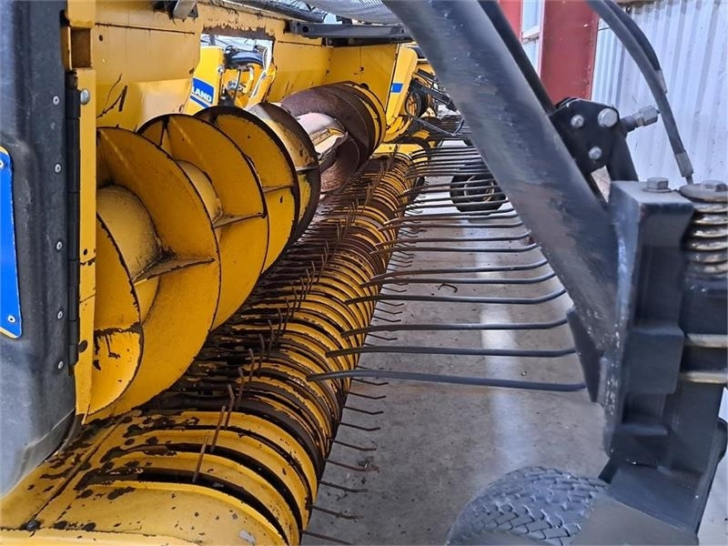 New Holland 283 Græs pick-up - Tedding equipment: picture 3 New Holland 283 Græs pick-up - Tedding equipment: picture 3