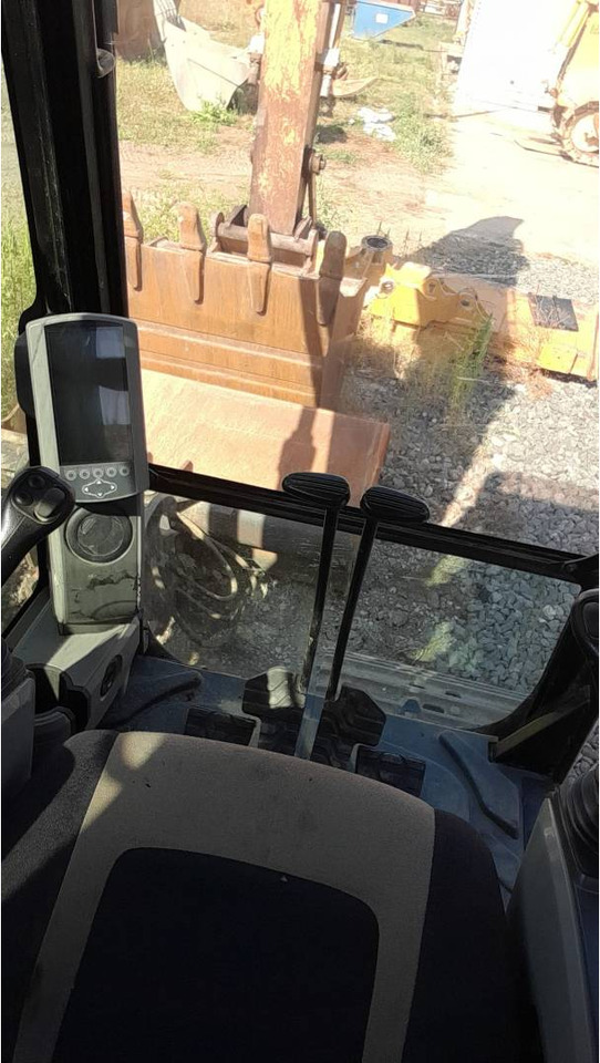 Crawler excavator CAT 320EL: picture 8