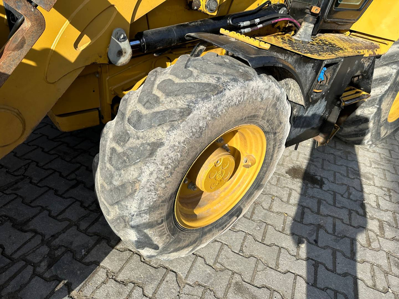 Backhoe loader CAT 428F2: picture 22