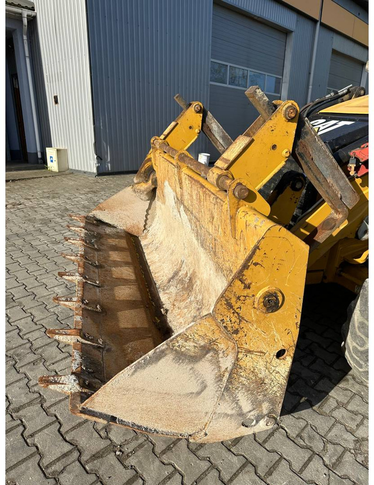 Backhoe loader CAT 428F2: picture 19