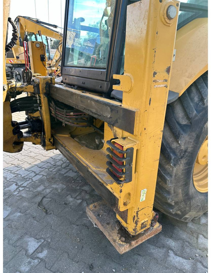 Backhoe loader CAT 428F2: picture 25