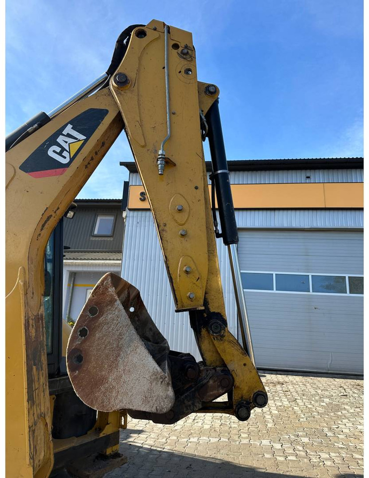 Backhoe loader CAT 428F2: picture 27