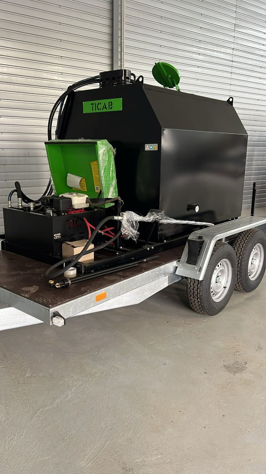 New Asphalt distributor TICAB Manufacturer, Bitumen Sprayer, Asphalt Distributor, 2000L: picture 6