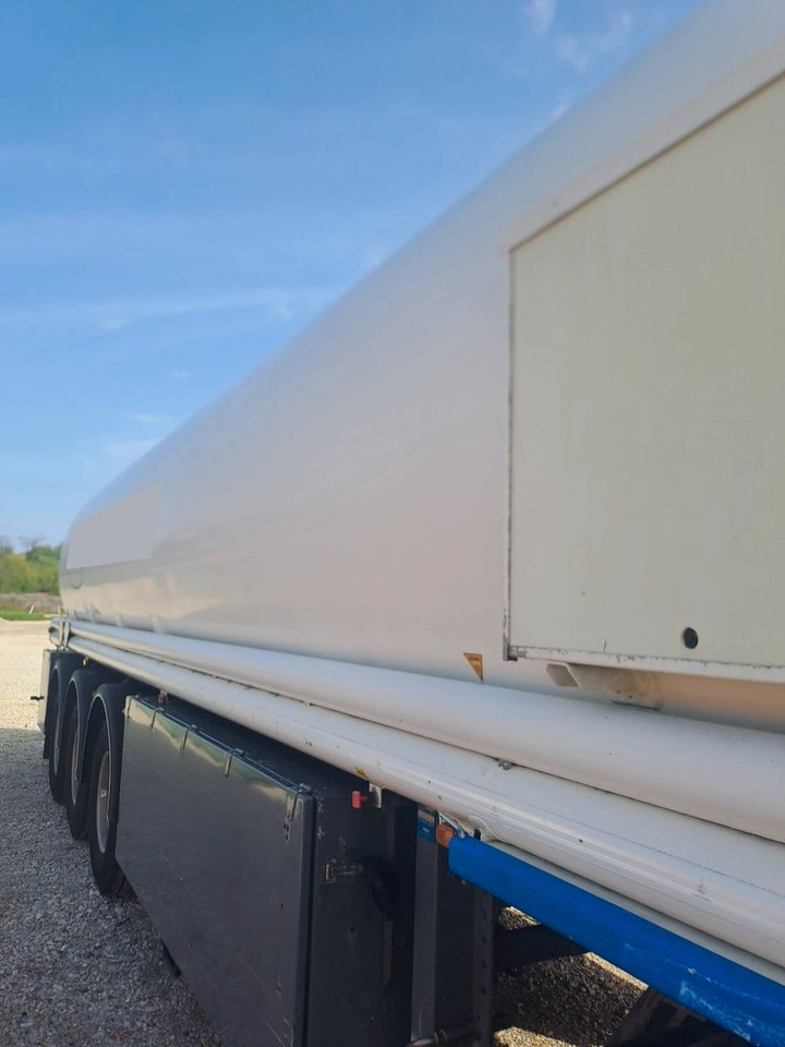 Schrader ADR, Treibstoff Diesel/Benzin, 4 Kammern, Sening Schrader ADR, Treibstoff Diesel/Benzin, 4 Kammern, Sening - Tanker semi-trailer: picture 5 Schrader ADR, Treibstoff Diesel/Benzin, 4 Kammern, Sening Schrader ADR, Treibstoff Diesel/Benzin, 4 Kammern, Sening - Tanker semi-trailer: picture 5