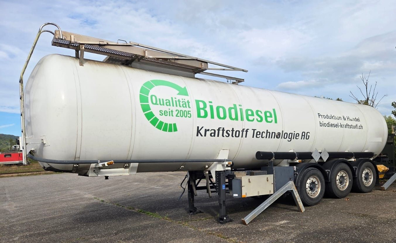 Schwarzmüller TS 3/E, ADR, Bitumen, 1 Kammer - Tanker semi-trailer: picture 1 Schwarzmüller TS 3/E, ADR, Bitumen, 1 Kammer - Tanker semi-trailer: picture 1