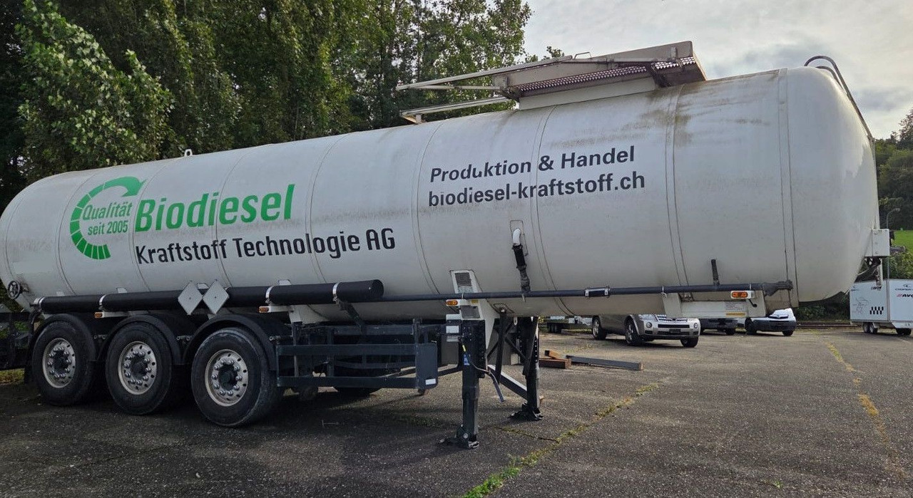 Schwarzmüller TS 3/E, ADR, Bitumen, 1 Kammer - Tanker semi-trailer: picture 3 Schwarzmüller TS 3/E, ADR, Bitumen, 1 Kammer - Tanker semi-trailer: picture 3