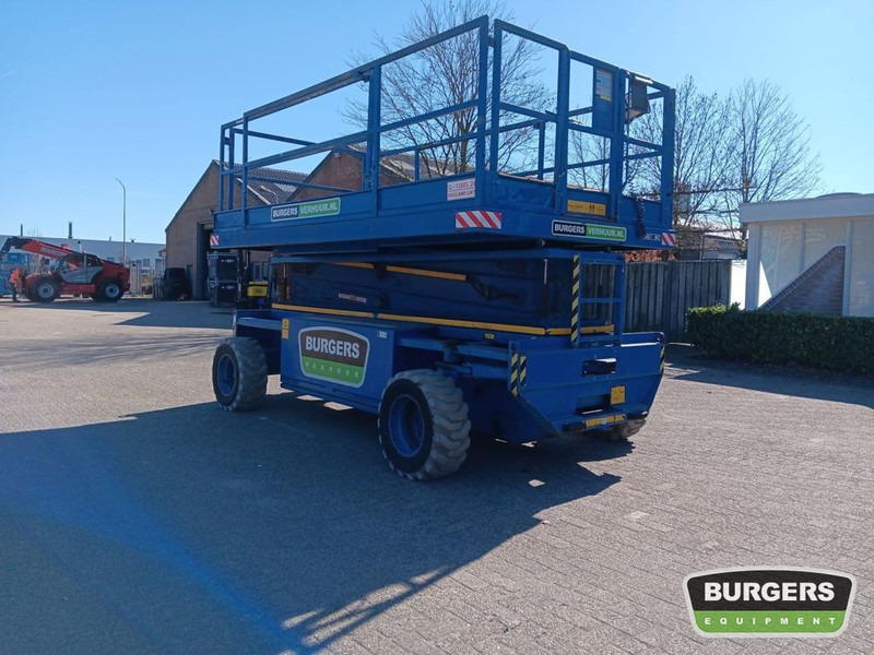 HOLLANDLIFT Q-135EL24 - Scissor lift: picture 3 HOLLANDLIFT Q-135EL24 - Scissor lift: picture 3