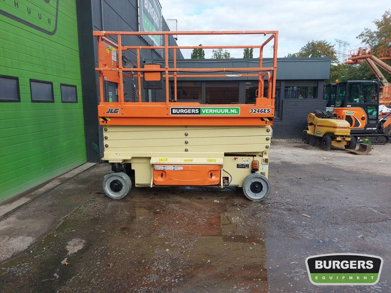JLG 3246ES - Scissor lift: picture 3 JLG 3246ES - Scissor lift: picture 3