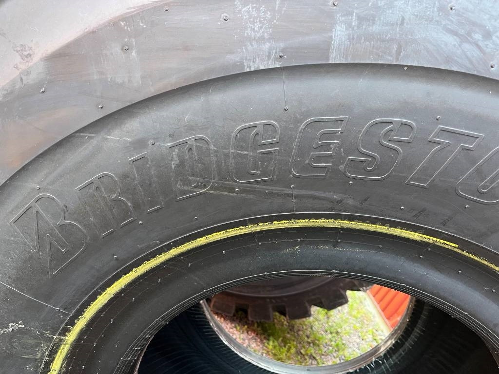 Bridgestone 29,5R25 Nya däck New Tyre - Wheel and tire package: picture 5 Bridgestone 29,5R25 Nya däck New Tyre - Wheel and tire package: picture 5
