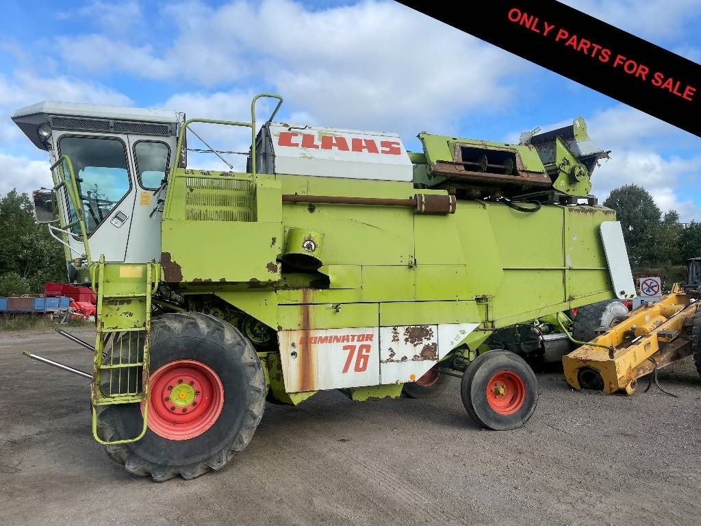 Claas Dominator 76 dismantled: only spare parts - Combine harvester: picture 1 Claas Dominator 76 dismantled: only spare parts - Combine harvester: picture 1