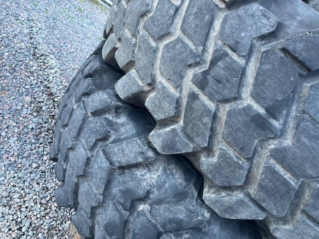 Nokian 18,4-34 14,9-24 till Volvo Bm 840 841 - Tire for Construction machinery: picture 3 Nokian 18,4-34 14,9-24 till Volvo Bm 840 841 - Tire for Construction machinery: picture 3