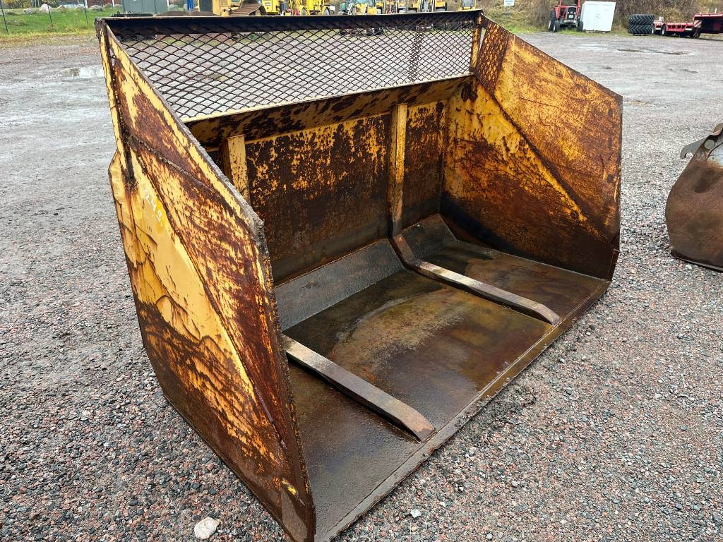 Snöskopa / Lättmatrialskopa Lilla Bm fästet - Bucket for Construction machinery: picture 1 Snöskopa / Lättmatrialskopa Lilla Bm fästet - Bucket for Construction machinery: picture 1