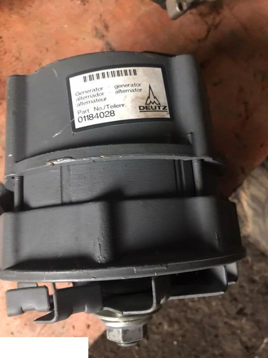 ALTERNATOR / GENERATOR DEUTZ 01184028 - Alternator for Agricultural machinery: picture 1 ALTERNATOR / GENERATOR DEUTZ 01184028 - Alternator for Agricultural machinery: picture 1