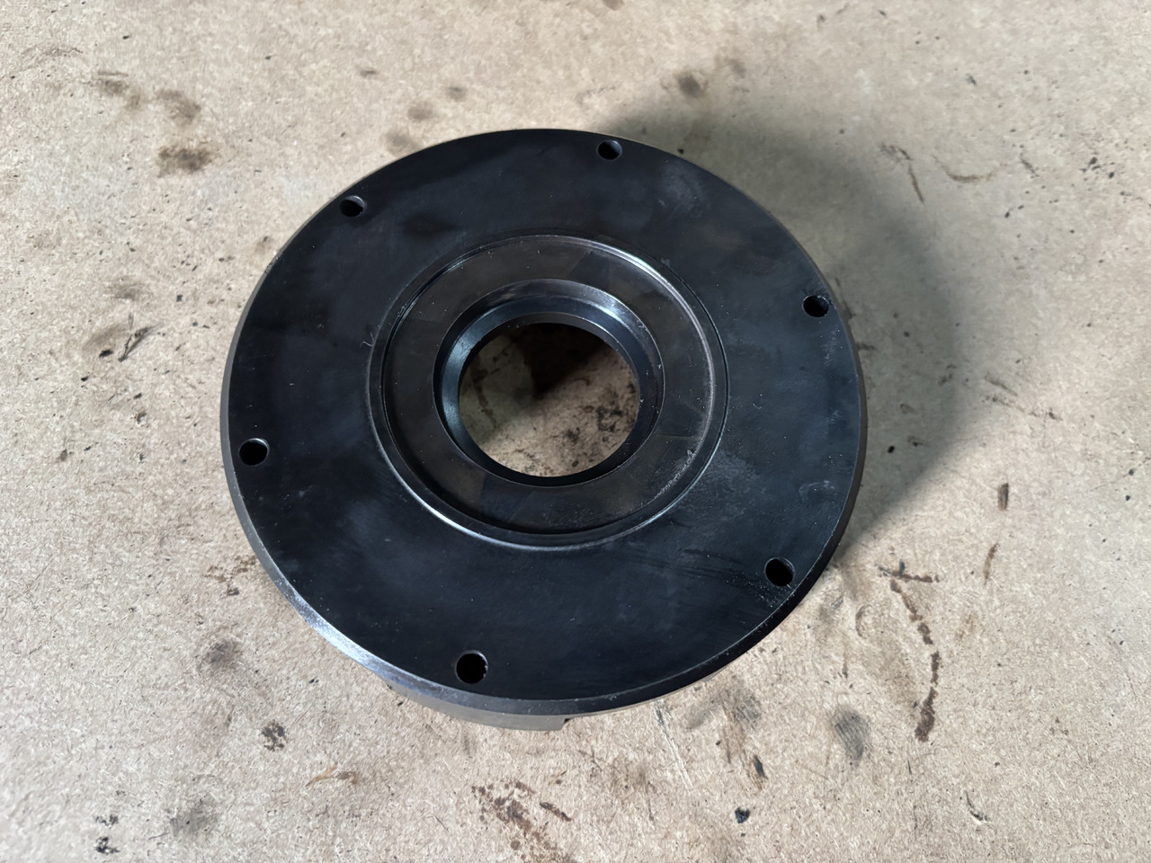 CLAAS AXION 830 Dzwon Obudowa 0011343560 0011606740 - Clutch cover for Farm tractor: picture 2 CLAAS AXION 830 Dzwon Obudowa 0011343560 0011606740 - Clutch cover for Farm tractor: picture 2