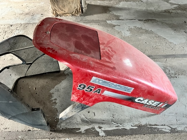 Case Farmall Pokrywa Maska silnika 84472108 - Hood for Farm tractor: picture 3 Case Farmall Pokrywa Maska silnika 84472108 - Hood for Farm tractor: picture 3