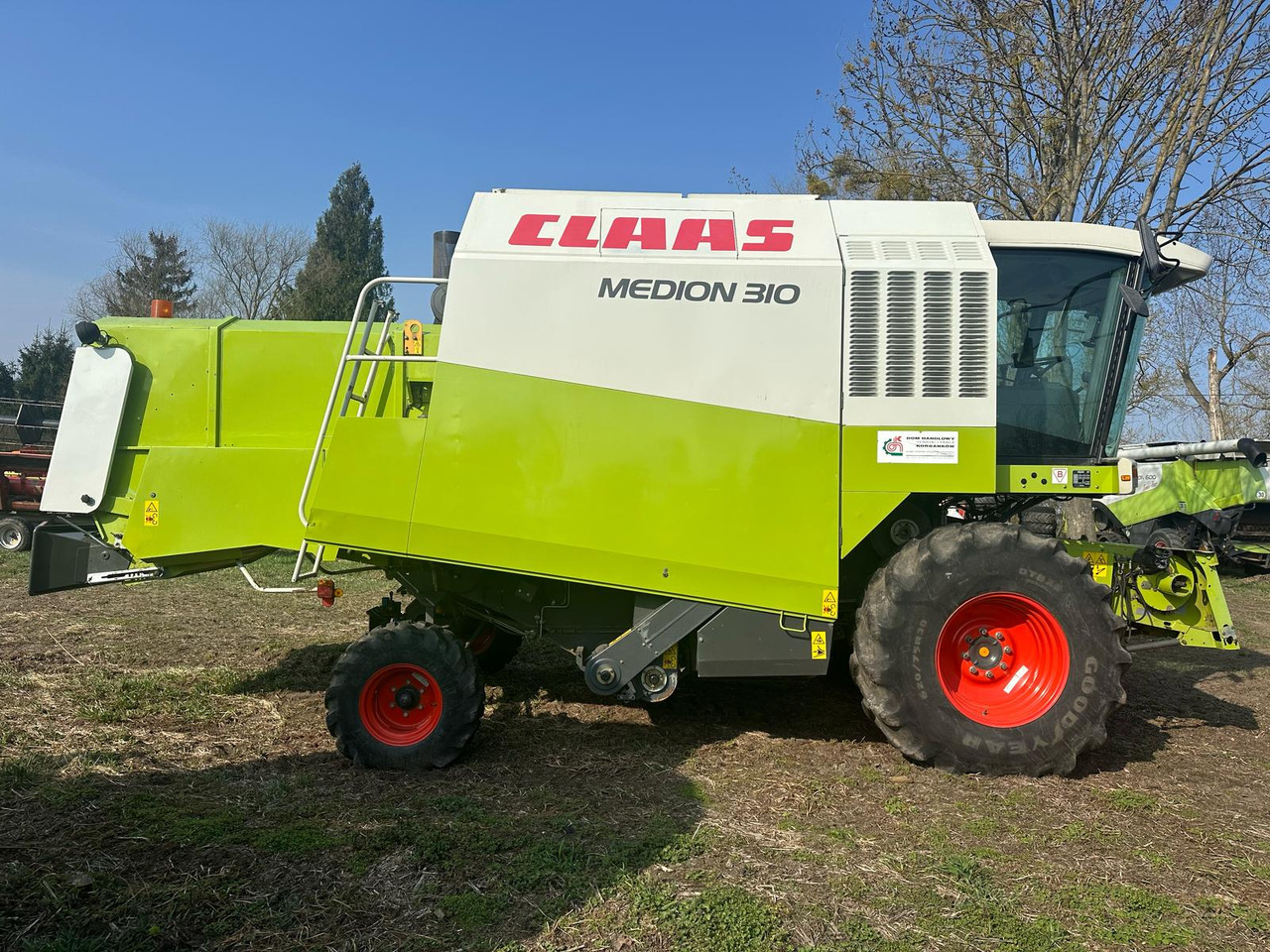 Claas Medion 310 z roku 2002. - Combine harvester: picture 4 Claas Medion 310 z roku 2002. - Combine harvester: picture 4