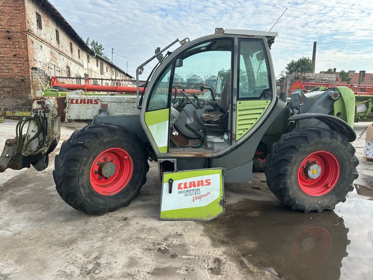 Claas Scorpion 9040 Variopower - błotnik błotniki - Fender for Telescopic handler: picture 1 Claas Scorpion 9040 Variopower - błotnik błotniki - Fender for Telescopic handler: picture 1