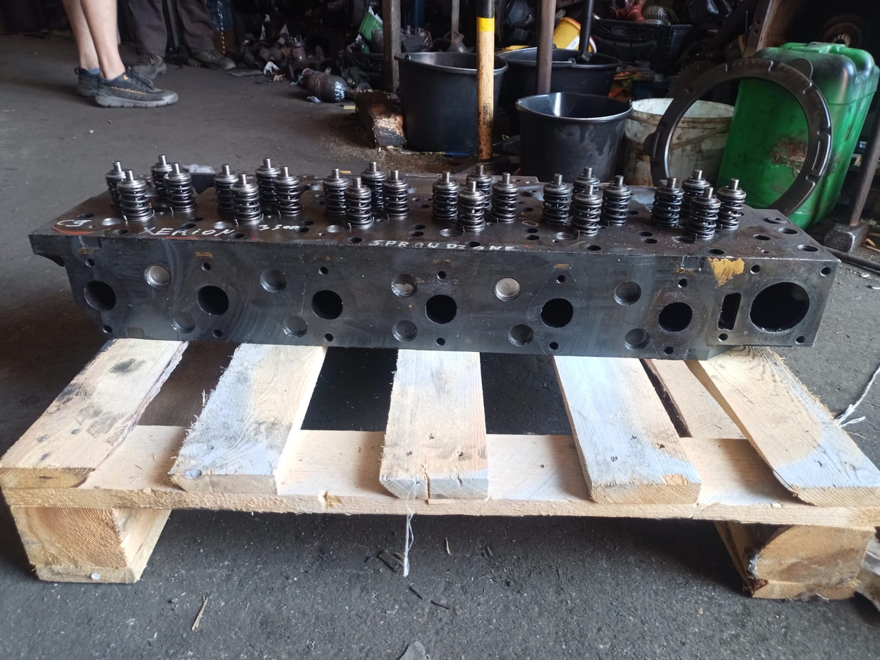 Claas Xerion Cat C9 - głowica cylindrów 2134360 213-4360 332-3619 - Cylinder head for Agricultural machinery: picture 1 Claas Xerion Cat C9 - głowica cylindrów 2134360 213-4360 332-3619 - Cylinder head for Agricultural machinery: picture 1