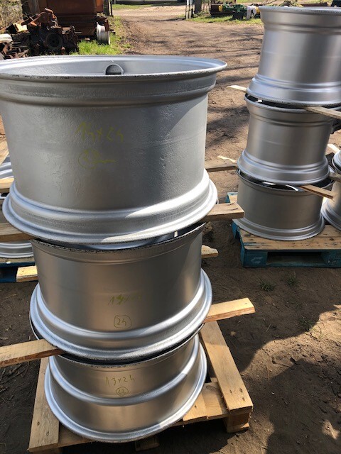 Felga 14x24 Cat TH Bobcat - Rim for Construction machinery: picture 3 Felga 14x24 Cat TH Bobcat - Rim for Construction machinery: picture 3