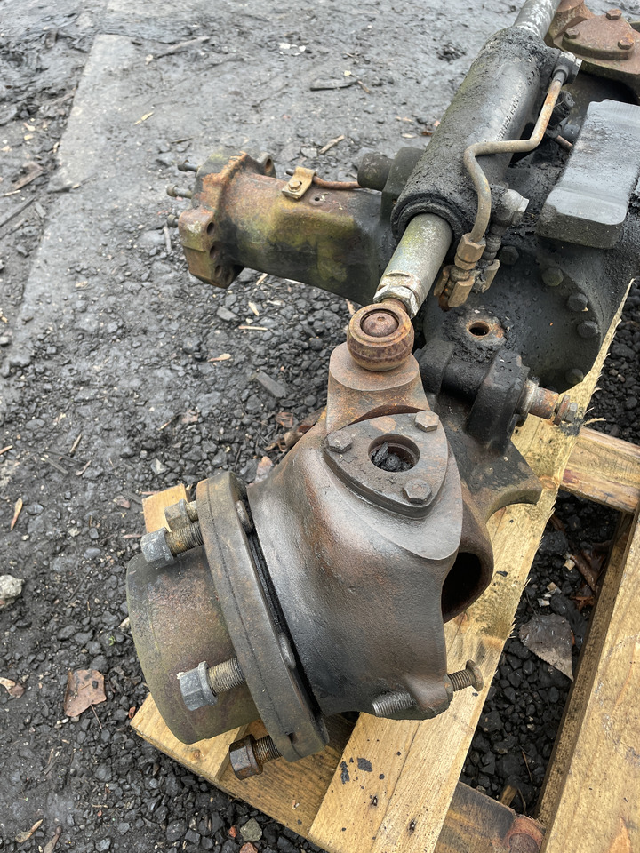 Fendt 209F - zwrotnica mostu przedniego prawa F260310020300 - Steering knuckle for Agricultural machinery: picture 3 Fendt 209F - zwrotnica mostu przedniego prawa F260310020300 - Steering knuckle for Agricultural machinery: picture 3