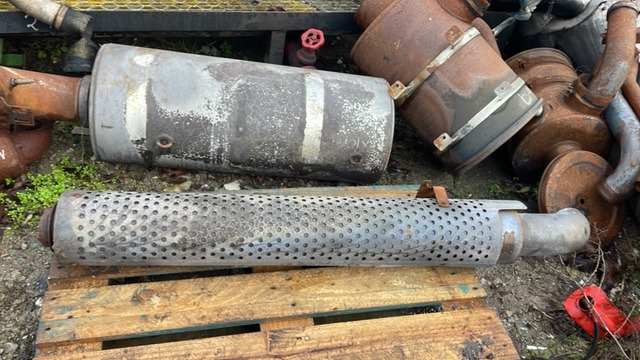 Fendt 927 930 936 Com3 tłumik komin wydech - Muffler for Agricultural machinery: picture 1 Fendt 927 930 936 Com3 tłumik komin wydech - Muffler for Agricultural machinery: picture 1