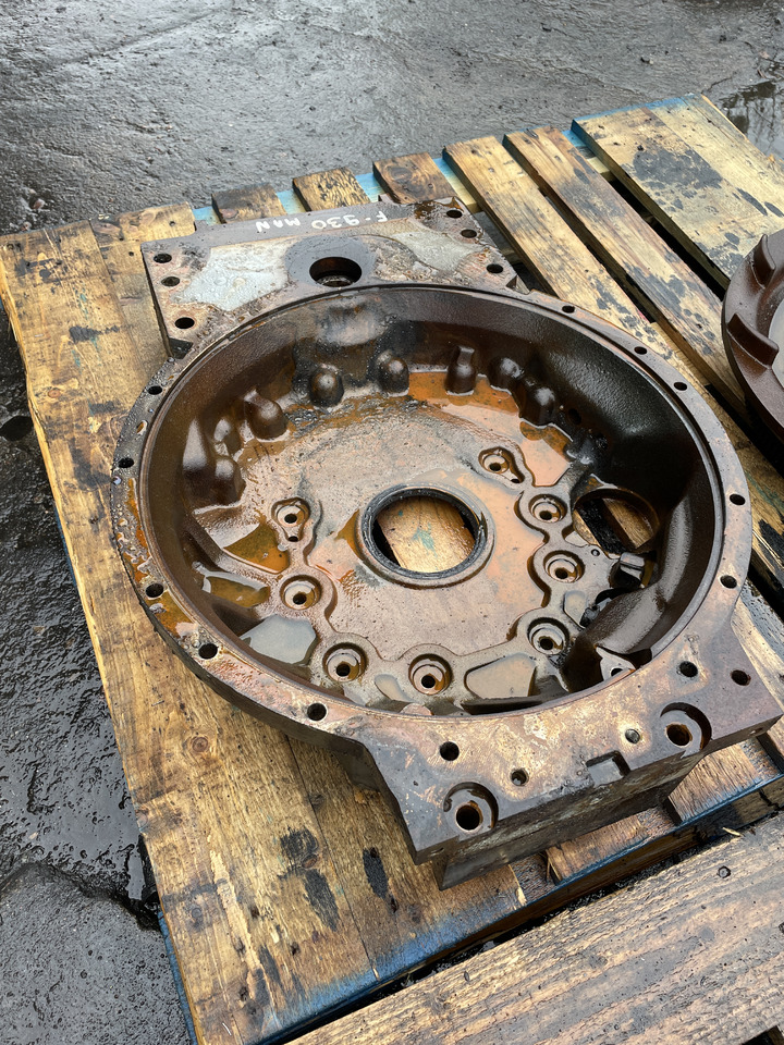 Fendt 930 MAN D0836 - obudowa koła zamachowego F824201210050 51.01401-6233 - Flywheel for Agricultural machinery: picture 1 Fendt 930 MAN D0836 - obudowa koła zamachowego F824201210050 51.01401-6233 - Flywheel for Agricultural machinery: picture 1