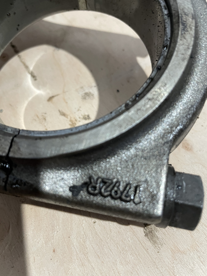 Fendt 936 Deutz Agrotron Volvo D7E TCD2013L064V TCD2013L64V TCD2013 7,2L - tłok 04904808 - Connecting rod for Agricultural machinery: picture 3 Fendt 936 Deutz Agrotron Volvo D7E TCD2013L064V TCD2013L64V TCD2013 7,2L - tłok 04904808 - Connecting rod for Agricultural machinery: picture 3