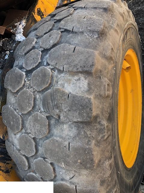 JCB 460/70r24 - Koła / Opony - Wheel and tire package for Agricultural machinery: picture 1 JCB 460/70r24 - Koła / Opony - Wheel and tire package for Agricultural machinery: picture 1