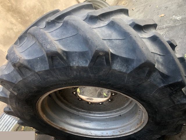 JCB Fastrack - Koła 480/70 R30 - Wheel and tire package for Agricultural machinery: picture 1 JCB Fastrack - Koła 480/70 R30 - Wheel and tire package for Agricultural machinery: picture 1