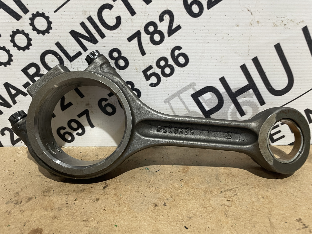 John Deere 6068 - korbowód R500335 RE500608 RE50770 RE500335 oryginał - Connecting rod for Agricultural machinery: picture 1 John Deere 6068 - korbowód R500335 RE500608 RE50770 RE500335 oryginał - Connecting rod for Agricultural machinery: picture 1