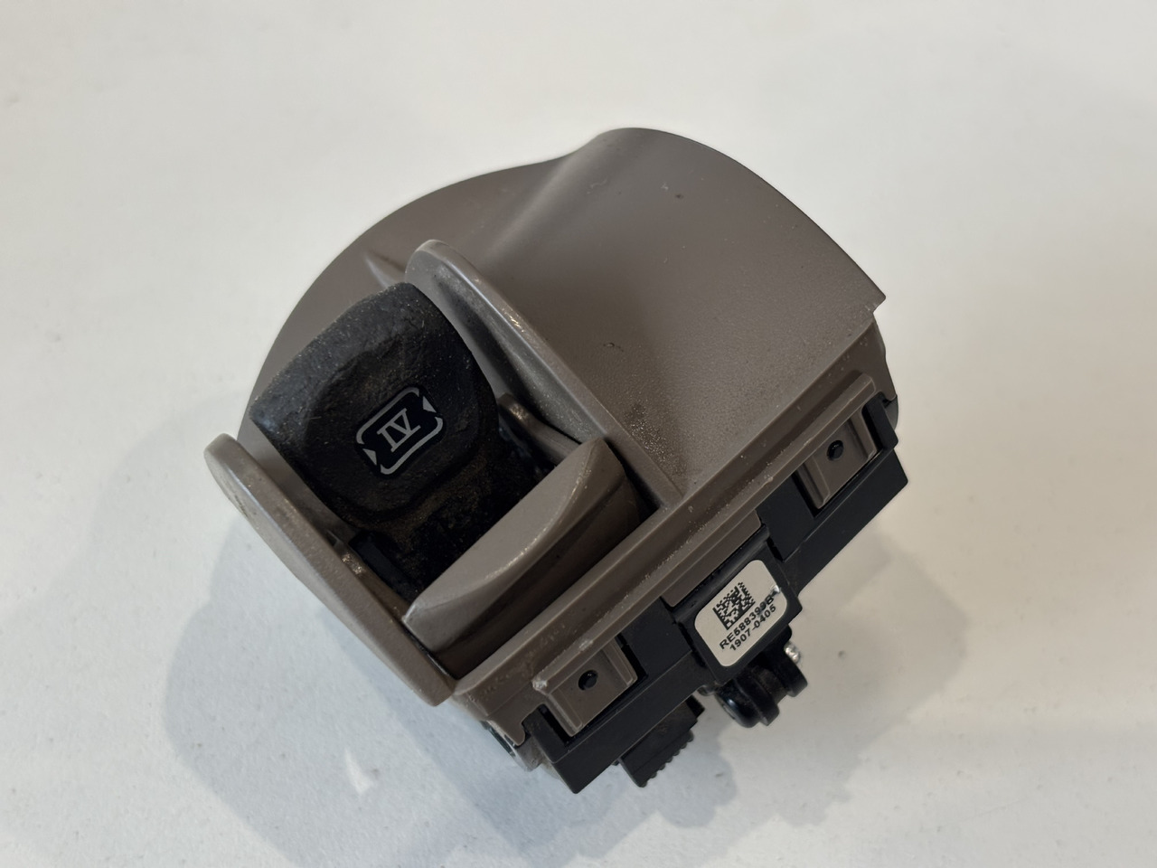 John Deere 6R 7M 6xxx 7xxx 8xxx 9xxx Lewy Moduł Sterujący Przełącznik RE588399 - Electrical system for Agricultural machinery: picture 2 John Deere 6R 7M 6xxx 7xxx 8xxx 9xxx Lewy Moduł Sterujący Przełącznik RE588399 - Electrical system for Agricultural machinery: picture 2