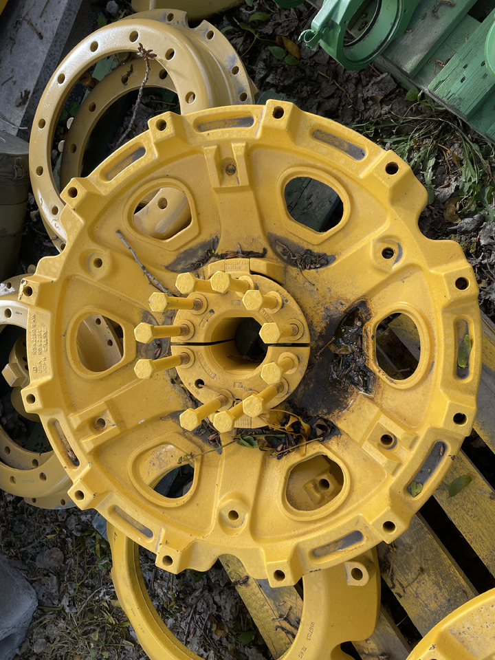 John Deere 7R350 8285R 8370R - Piasta Koła R562180 R562181 - Hub for Agricultural machinery: picture 1 John Deere 7R350 8285R 8370R - Piasta Koła R562180 R562181 - Hub for Agricultural machinery: picture 1