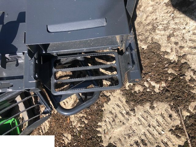 John Deere - Stopnie - Footstep for Agricultural machinery: picture 2 John Deere - Stopnie - Footstep for Agricultural machinery: picture 2