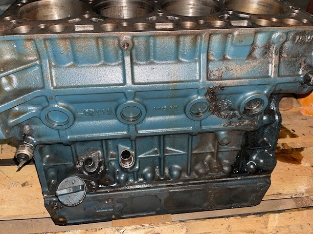 Kubota V3600-T blok cylindrów - Cylinder block for Agricultural machinery: picture 3 Kubota V3600-T blok cylindrów - Cylinder block for Agricultural machinery: picture 3