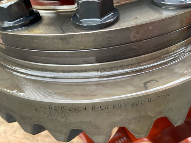 Liebherr L544 atak talerz 9:35 , ZF AP-409/DK , ZF4460366063 - Differential gear for Construction machinery: picture 5 Liebherr L544 atak talerz 9:35 , ZF AP-409/DK , ZF4460366063 - Differential gear for Construction machinery: picture 5