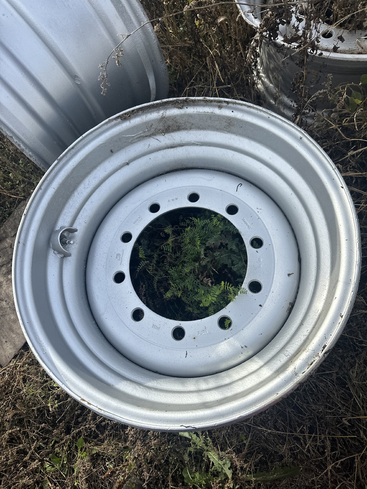 Manitou felga dw14x24 felga 10 szpilek - Rim for Agricultural machinery: picture 1 Manitou felga dw14x24 felga 10 szpilek - Rim for Agricultural machinery: picture 1