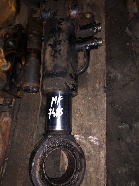 Massey Ferguson 7485 - Amortyzator Osi Przedniej - Shock absorber for Agricultural machinery: picture 1 Massey Ferguson 7485 - Amortyzator Osi Przedniej - Shock absorber for Agricultural machinery: picture 1