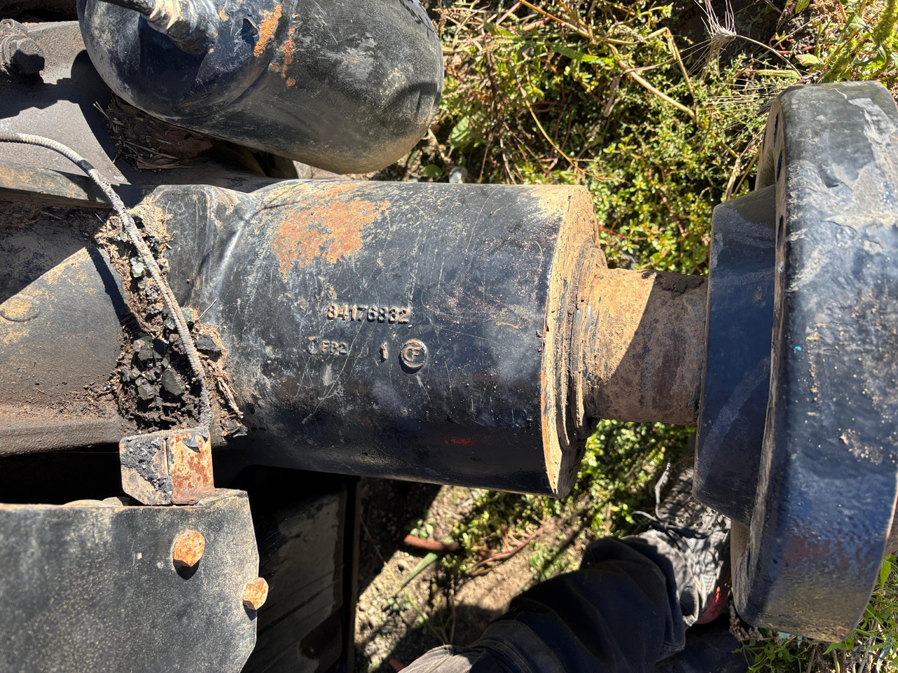 NEW HOLLAND T8.390 Zwrotnica Lewa Tył Obudowa Mechanizm Różnicowy 84176832 - Steering knuckle for Agricultural machinery: picture 1 NEW HOLLAND T8.390 Zwrotnica Lewa Tył Obudowa Mechanizm Różnicowy 84176832 - Steering knuckle for Agricultural machinery: picture 1