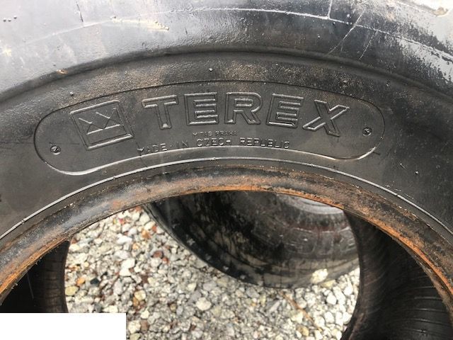 Opona Merlo - 16.0/70 r20 - Tire for Material handling equipment: picture 3 Opona Merlo - 16.0/70 r20 - Tire for Material handling equipment: picture 3