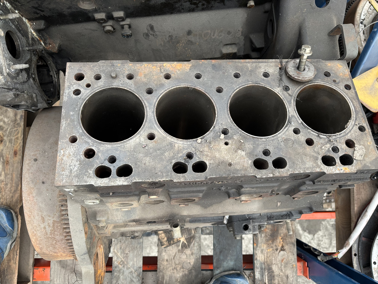 Perkins 1004 1004-40T Silnik Blok Silnika Koło Zamachowe Wał CZĘŚCI 3711DO2A/8 - Flywheel for Agricultural machinery: picture 1 Perkins 1004 1004-40T Silnik Blok Silnika Koło Zamachowe Wał CZĘŚCI 3711DO2A/8 - Flywheel for Agricultural machinery: picture 1