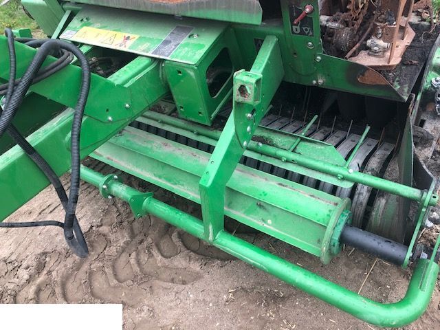 Spare parts for Round baler John Deere V461M - Podbieracz: picture 7