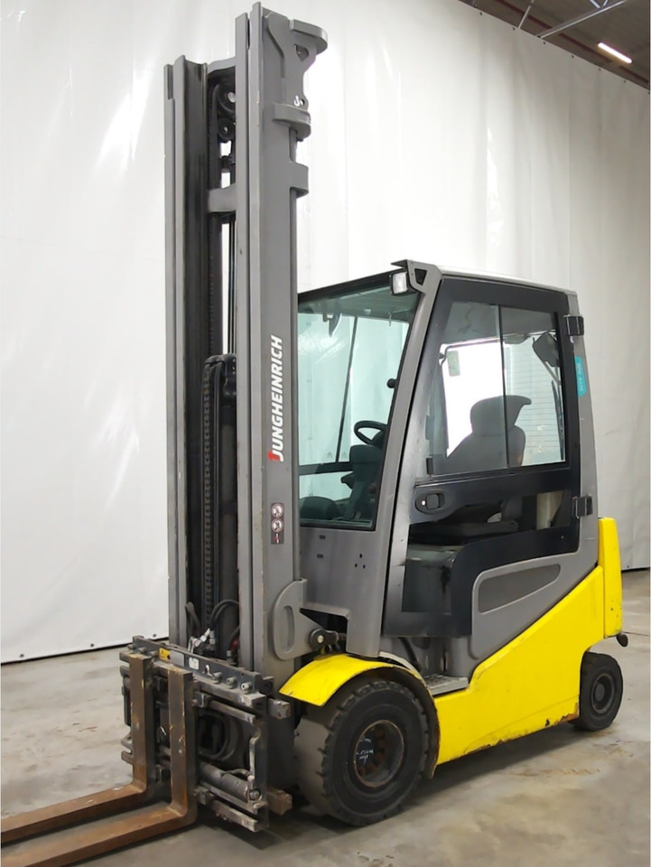 Package 6: JUNGHEINRICH ESE120 & EFG425K - Electric forklift: picture 2 Package 6: JUNGHEINRICH ESE120 & EFG425K - Electric forklift: picture 2