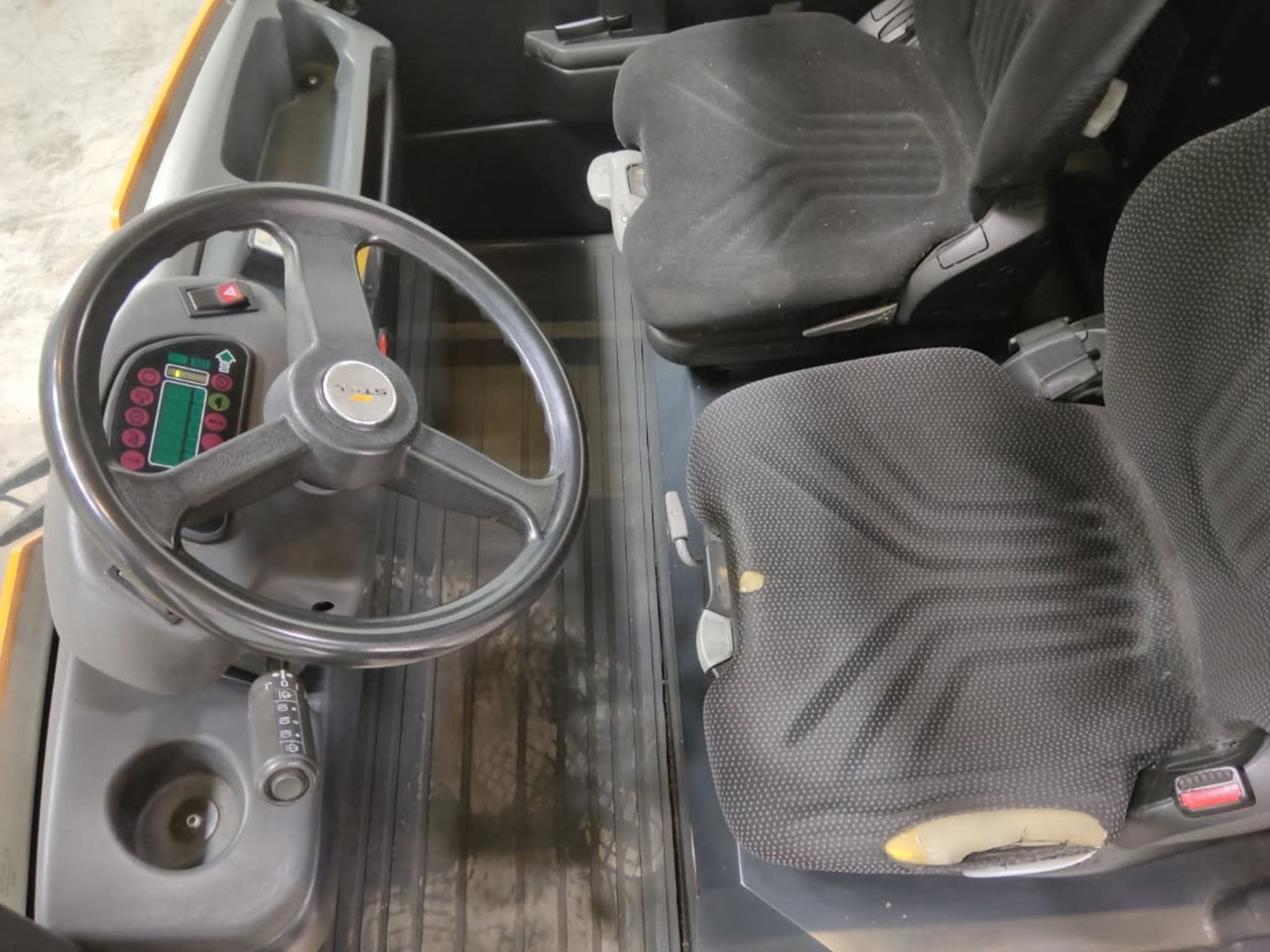 STILL R07-25 - Tow tractor: picture 3 STILL R07-25 - Tow tractor: picture 3