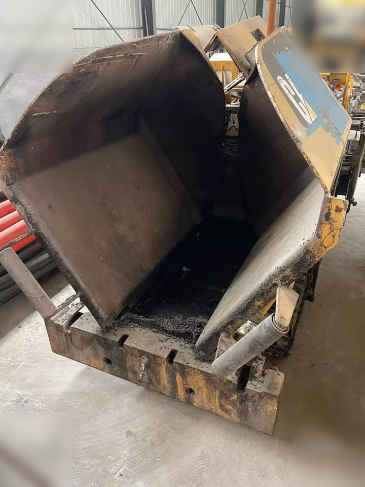 2013 CATERPILLAR AP-255E - Asphalt paver: picture 3 2013 CATERPILLAR AP-255E - Asphalt paver: picture 3