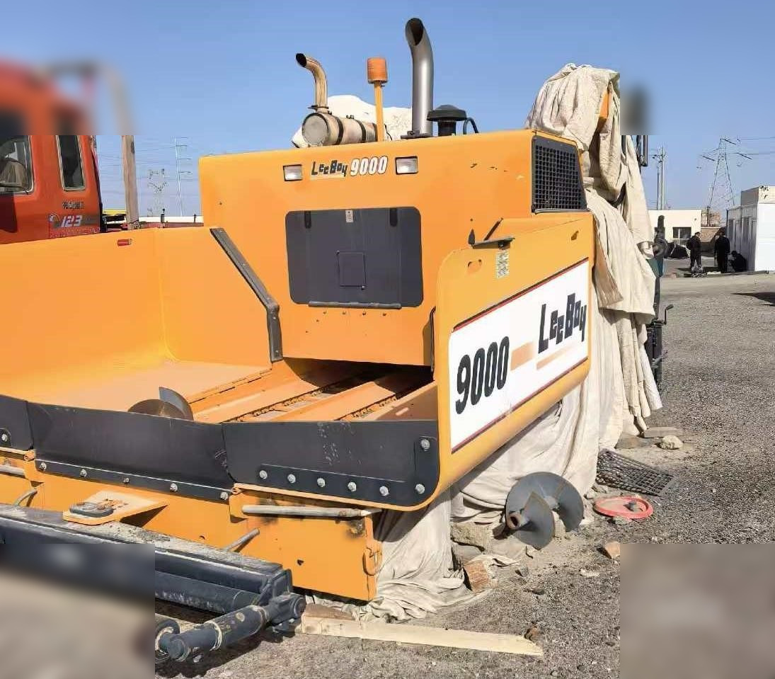 LEEBOY 9000 - Asphalt paver: picture 1 LEEBOY 9000 - Asphalt paver: picture 1