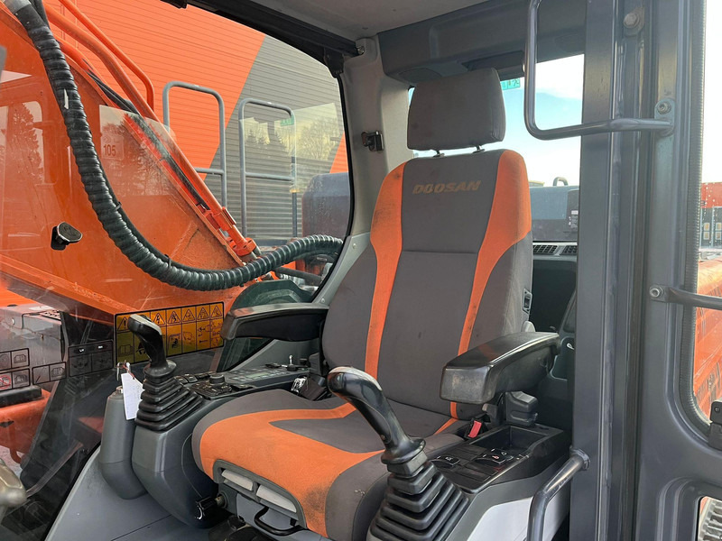 Crawler excavator Doosan DX 340 LC-5 CENTRAL LUBRICATION / AC: picture 18 Crawler excavator Doosan DX 340 LC-5 CENTRAL LUBRICATION / AC: picture 18