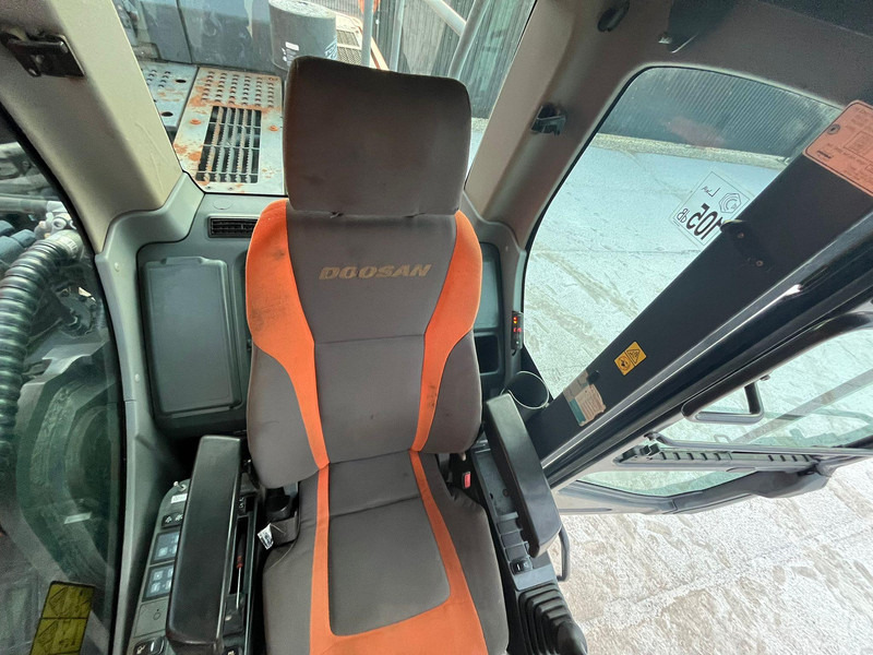 Crawler excavator Doosan DX 340 LC-5 CENTRAL LUBRICATION / AC: picture 19 Crawler excavator Doosan DX 340 LC-5 CENTRAL LUBRICATION / AC: picture 19